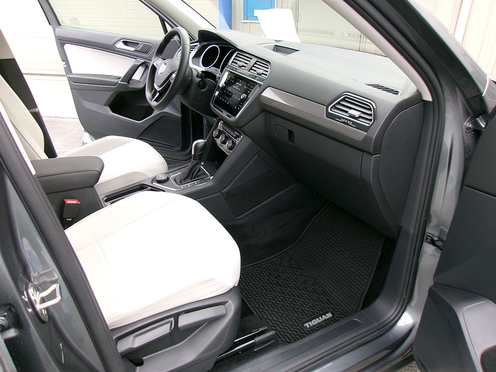 
								VOLKSWAGEN TIGUAN SE full									