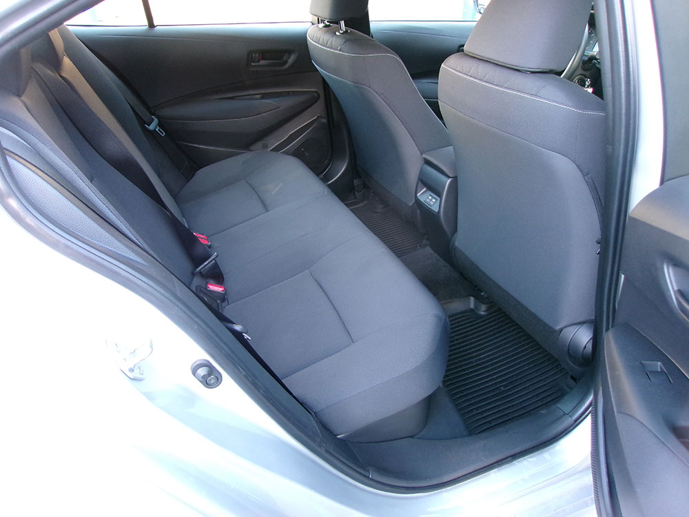 
								TOYOTA COROLLA HYBRID LE full									