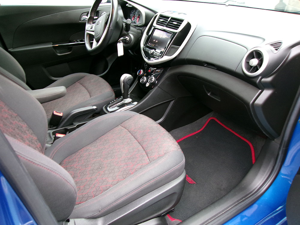 
								CHEVROLET SONIC LT full									