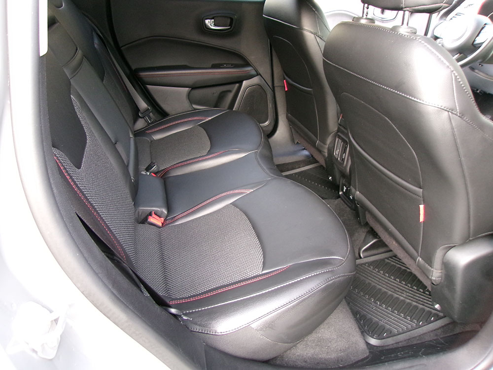 
								JEEP COMPASS TRAILHAWK full									