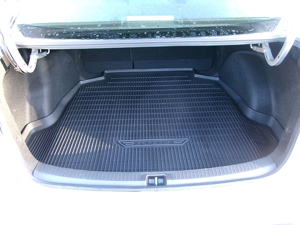 
								TOYOTA COROLLA HYBRID LE full									