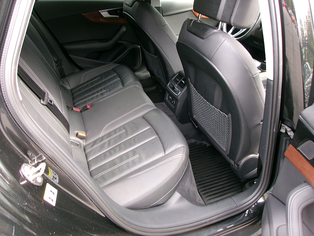 
								AUDI A4 ALLROAD PREMIUM PLUS full									