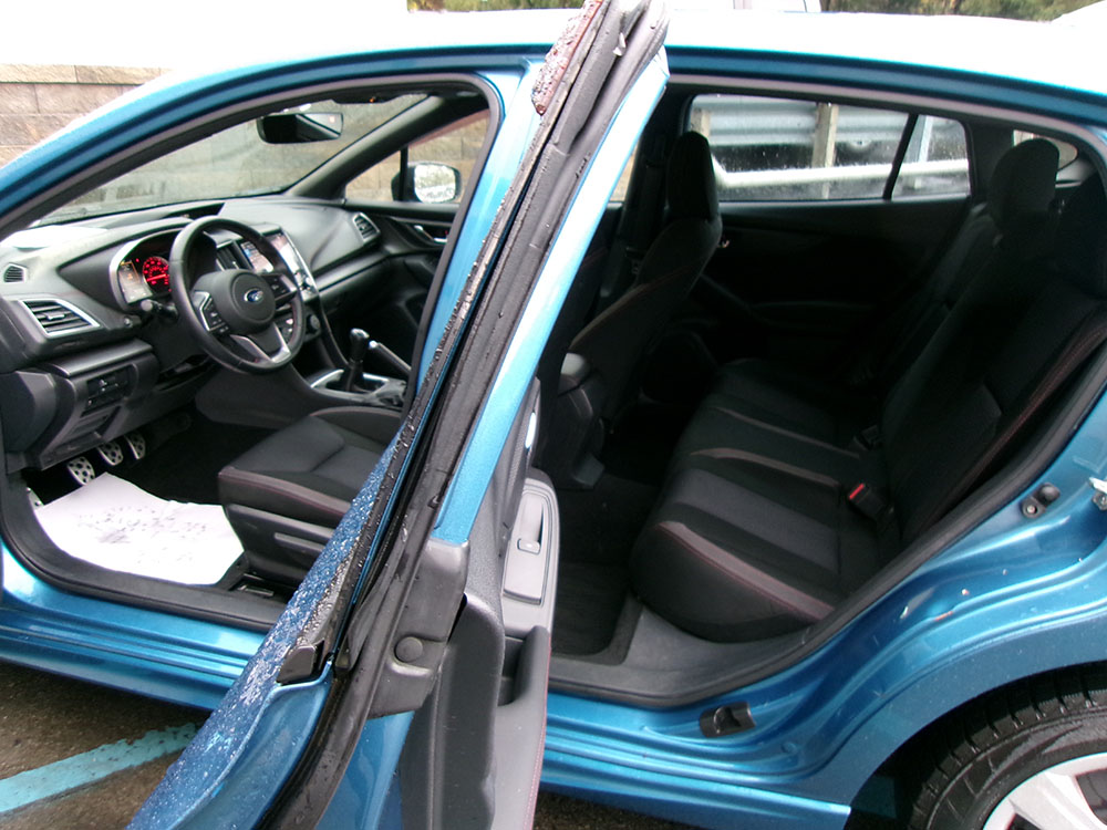 
								SUBARU IMPREZA SPORT full									