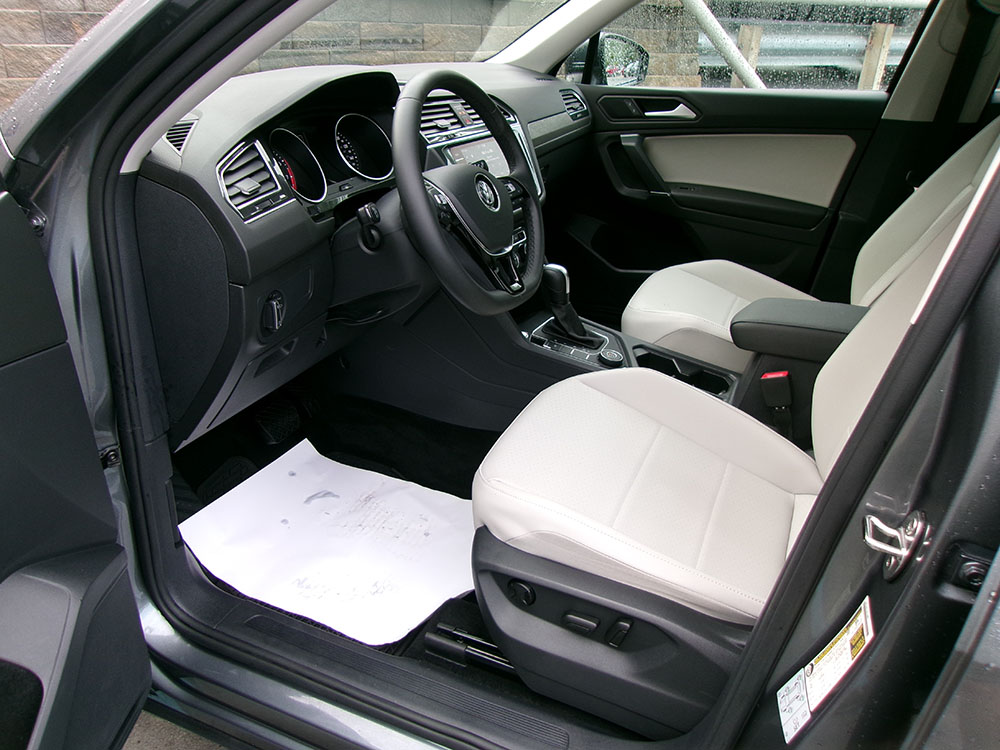 
								VOLKSWAGEN TIGUAN SE full									