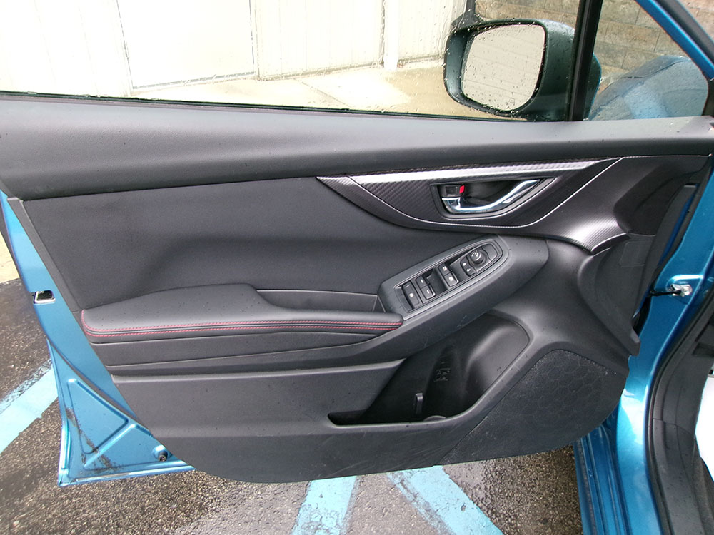 
								SUBARU IMPREZA SPORT full									