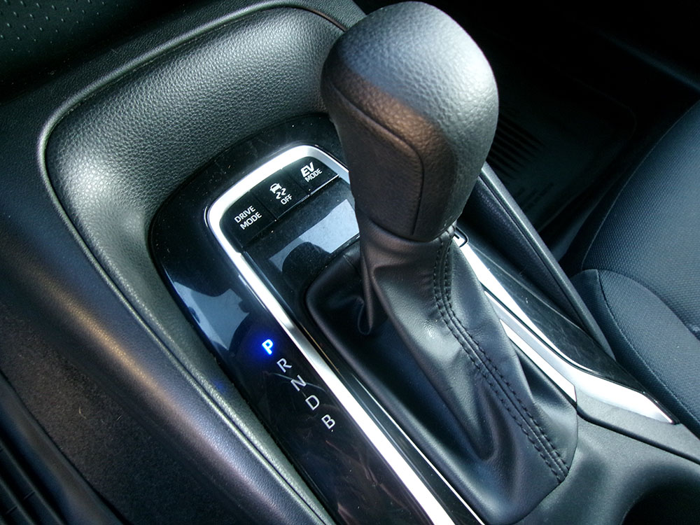 
								TOYOTA COROLLA HYBRID LE full									