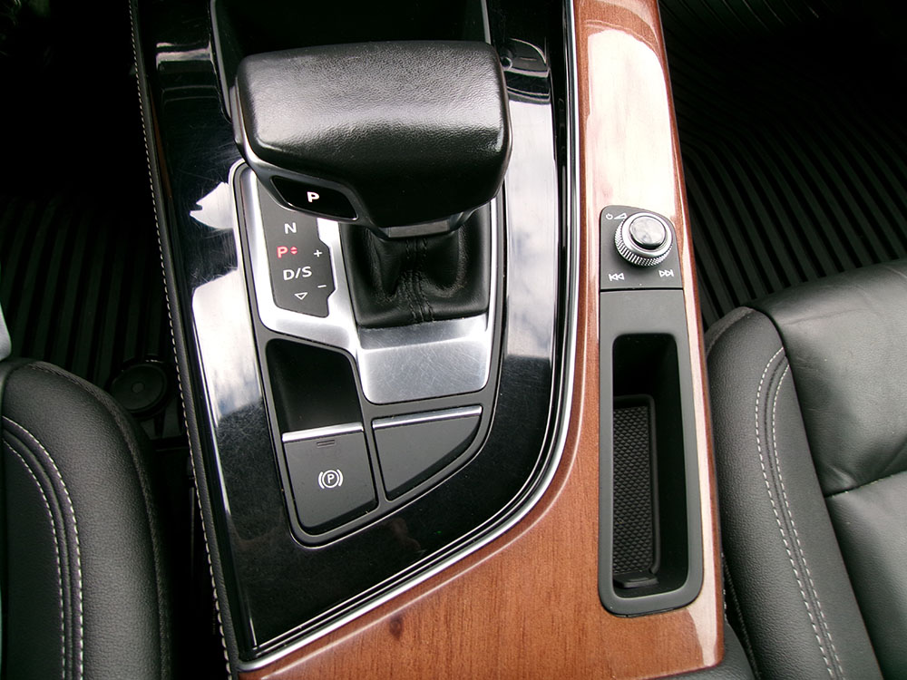 
								AUDI A4 ALLROAD PREMIUM PLUS full									