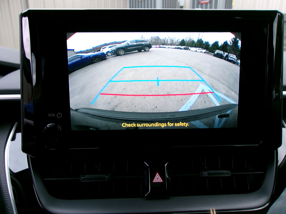 
								TOYOTA COROLLA LE full									