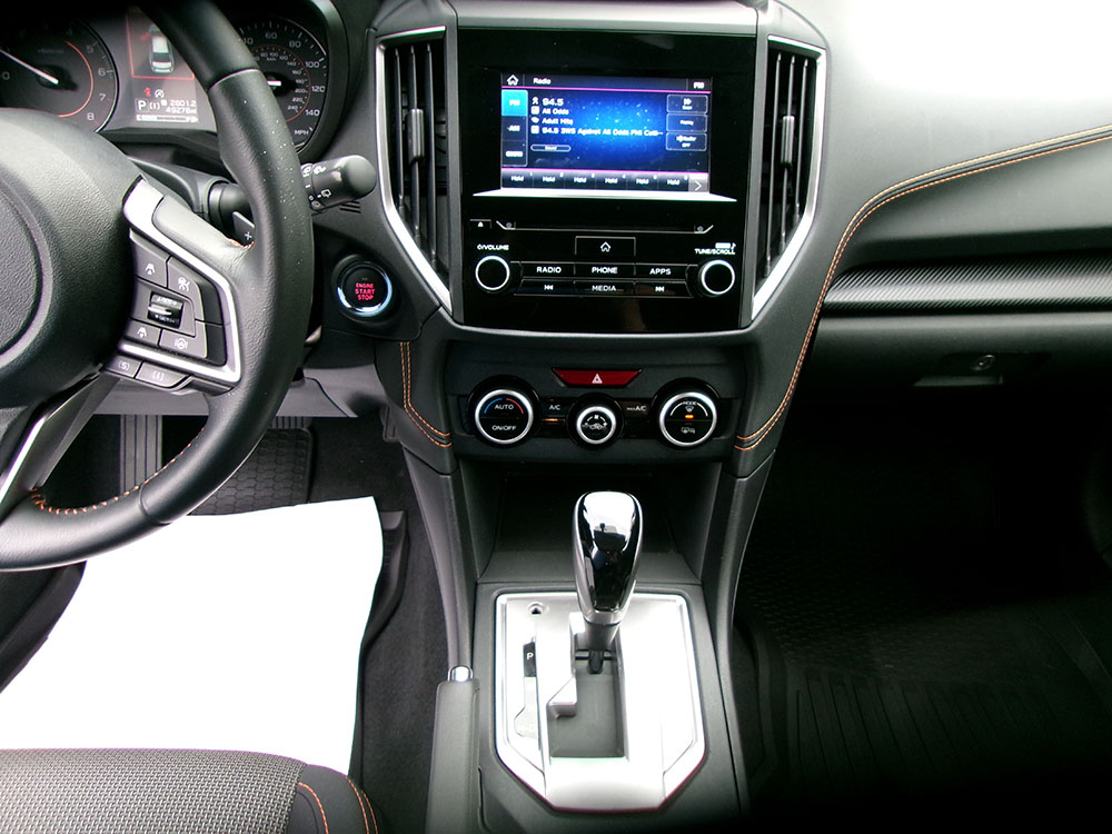 
								SUBARU CROSSTREK PREMIUM full									