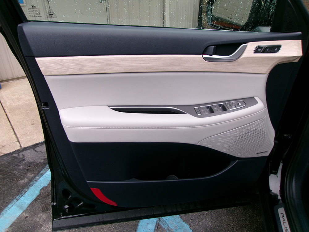 
								HYUNDAI PALISADE LIMITED full									