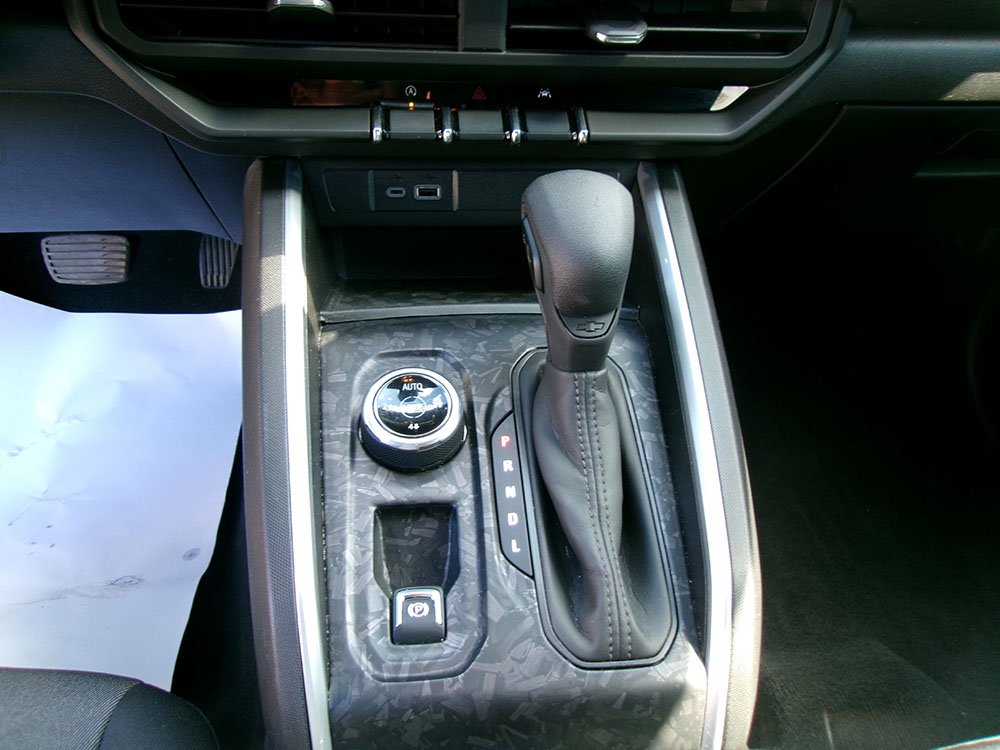 
								CHEVROLET COLORADO TRAIL BOSS CREW CAB full									