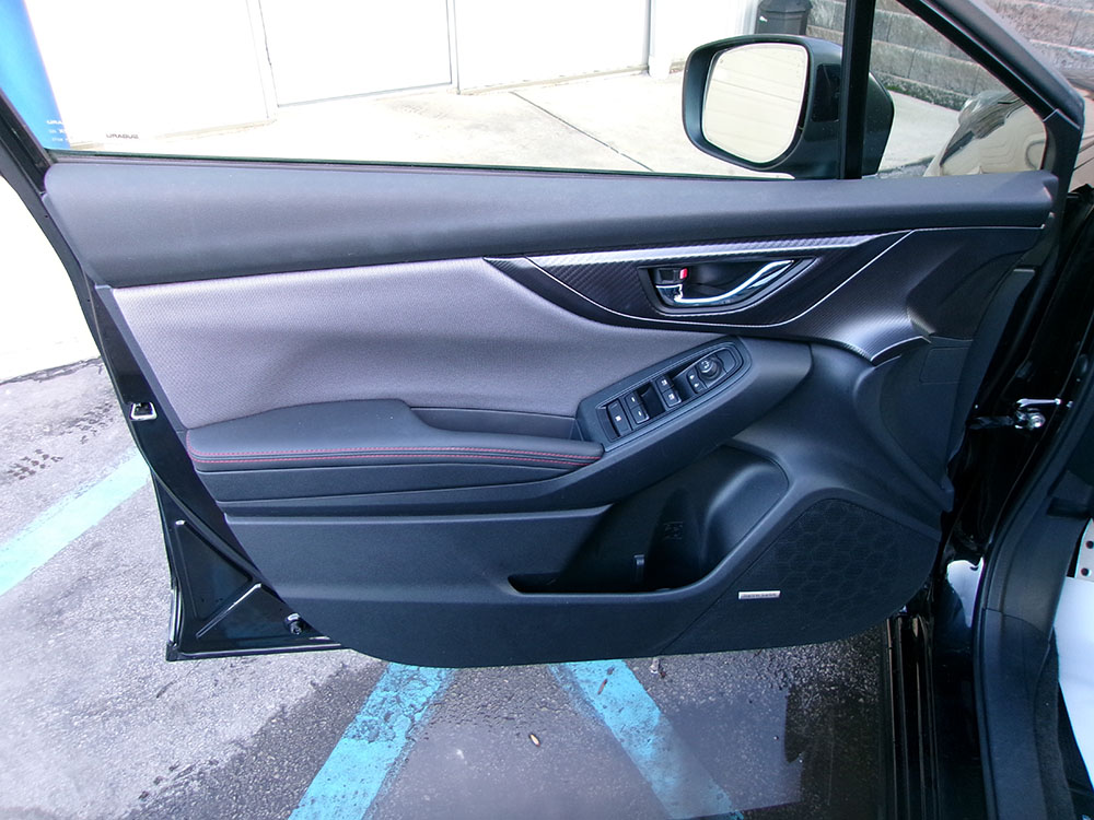 
								SUBARU IMPREZA SPORT full									