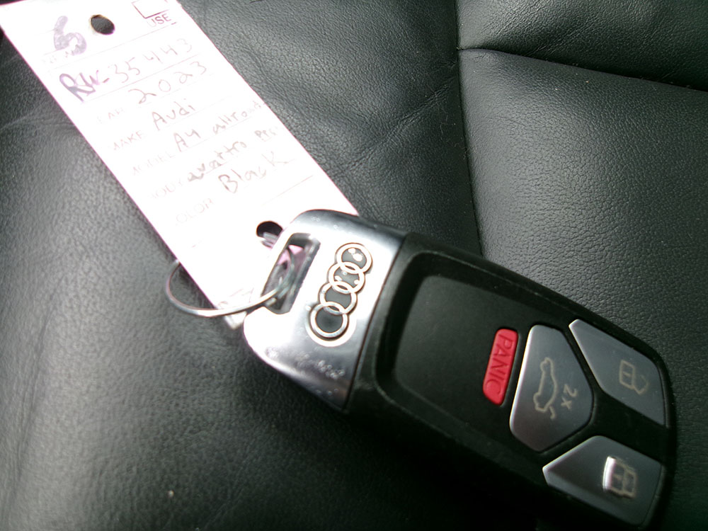 
								AUDI A4 ALLROAD PREMIUM PLUS full									