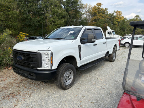 FORD F-350 XL CREW CAB 8′ BED