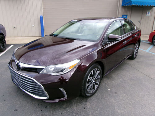 2017 Toyota Avalon XLE Premium's photo