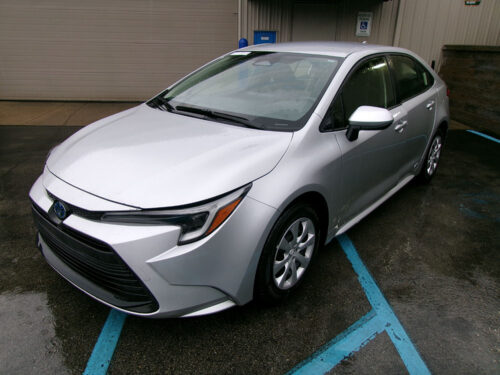 2024 Toyota Corolla LE's photo