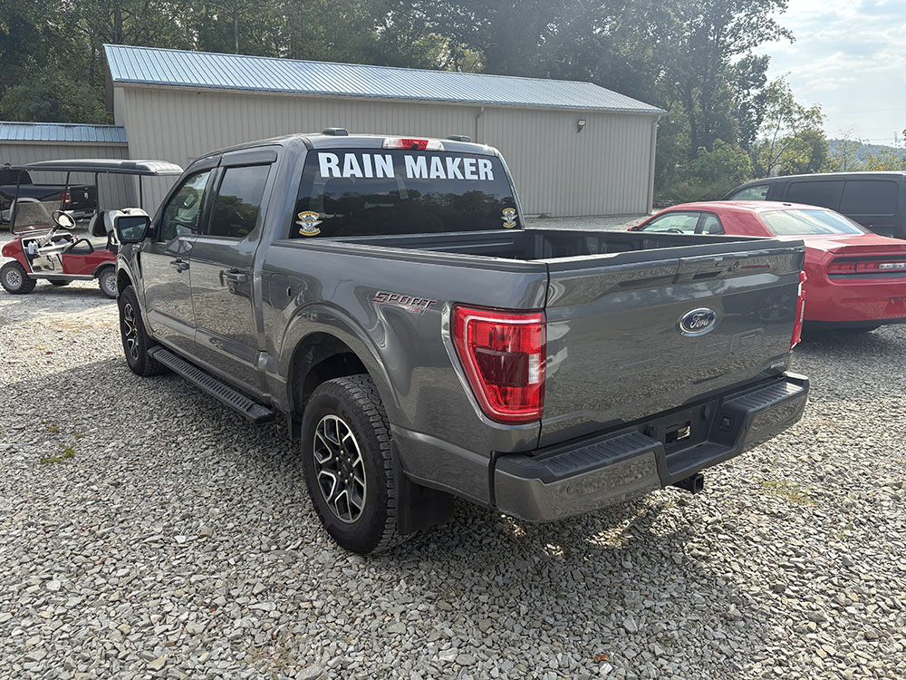
								FORD F-150 XLT CREW CAB full									