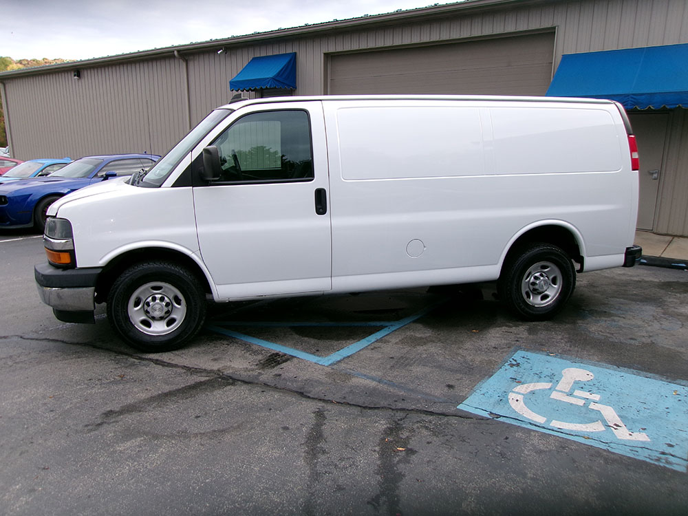 
								CHEVROLET EXPRESS 2500 full									