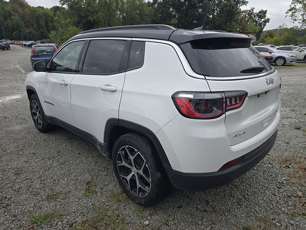
								JEEP COMPASS LIMITED full									