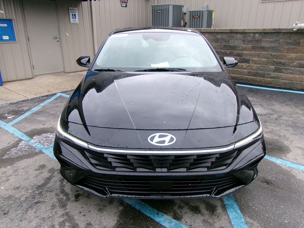 
								HYUNDAI ELANTRA SEL full									