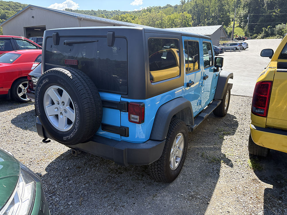 
								JEEP WRANGLER JK UNLIMITED SPORT full									