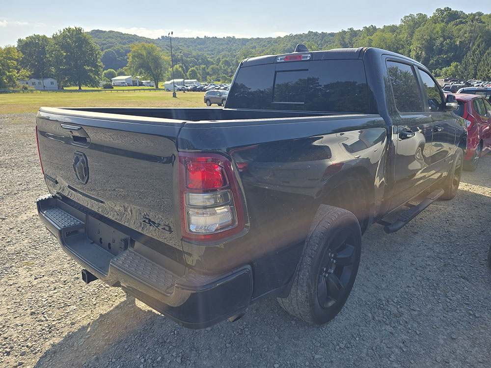 
								RAM 1500 BIGHORN CREW CAB full									