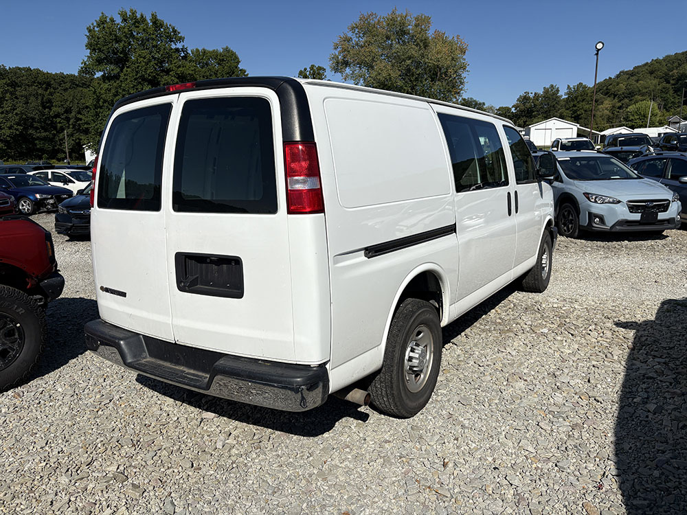 
								CHEVROLET EXPRESS 2500 full									