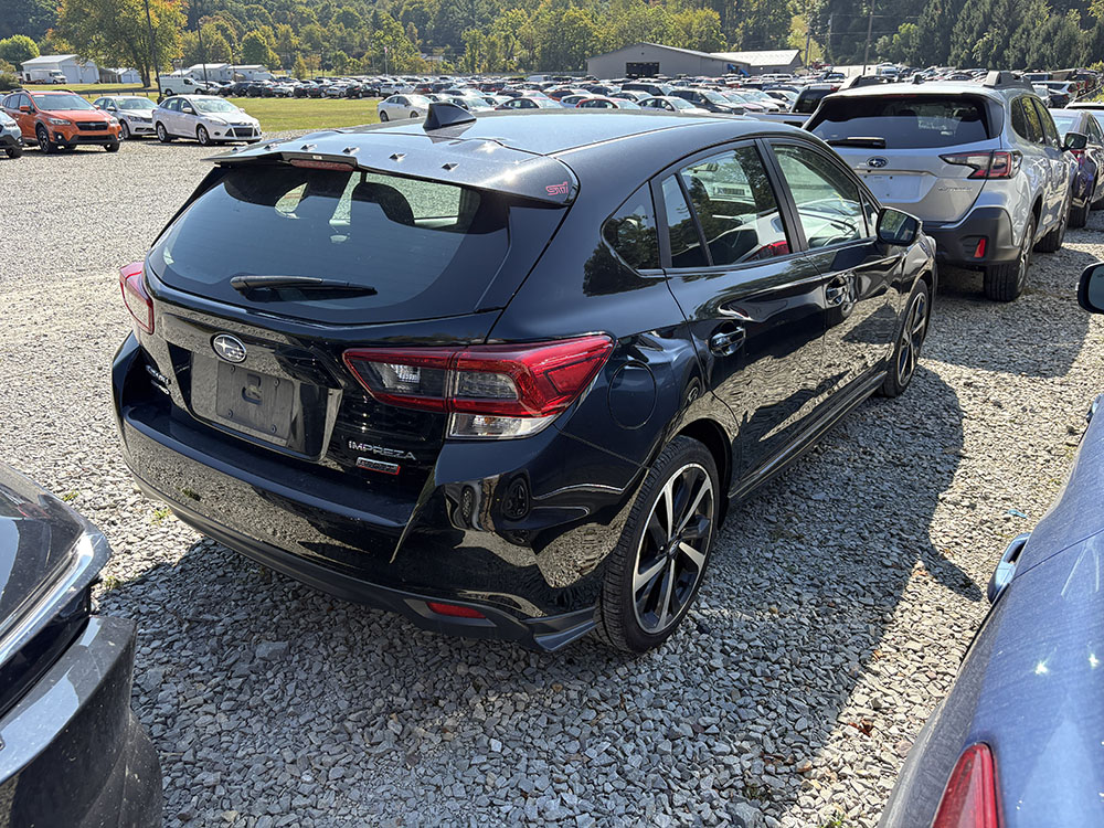 
								SUBARU IMPREZA SPORT full									