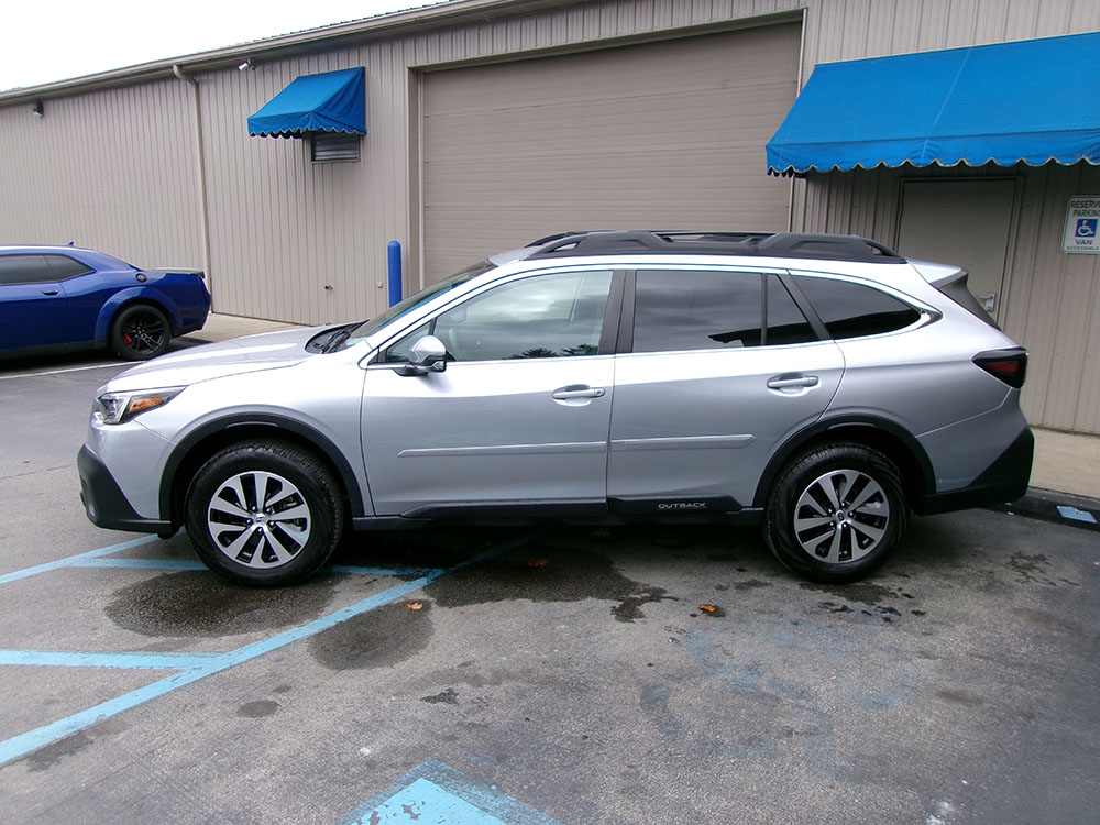 
								SUBARU OUTBACK PREMIUM full									