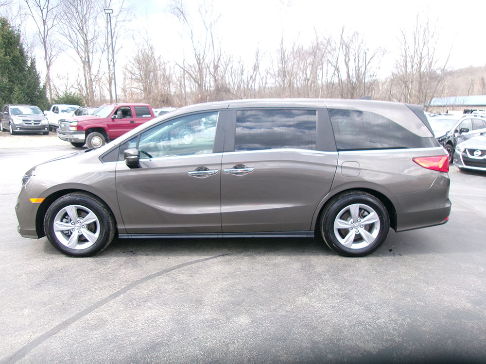 
								HONDA ODYSSEY EX full									