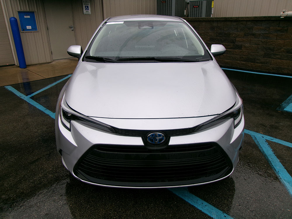 
								TOYOTA COROLLA HYBRID LE full									