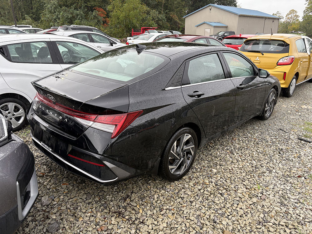 
								HYUNDAI ELANTRA SEL full									