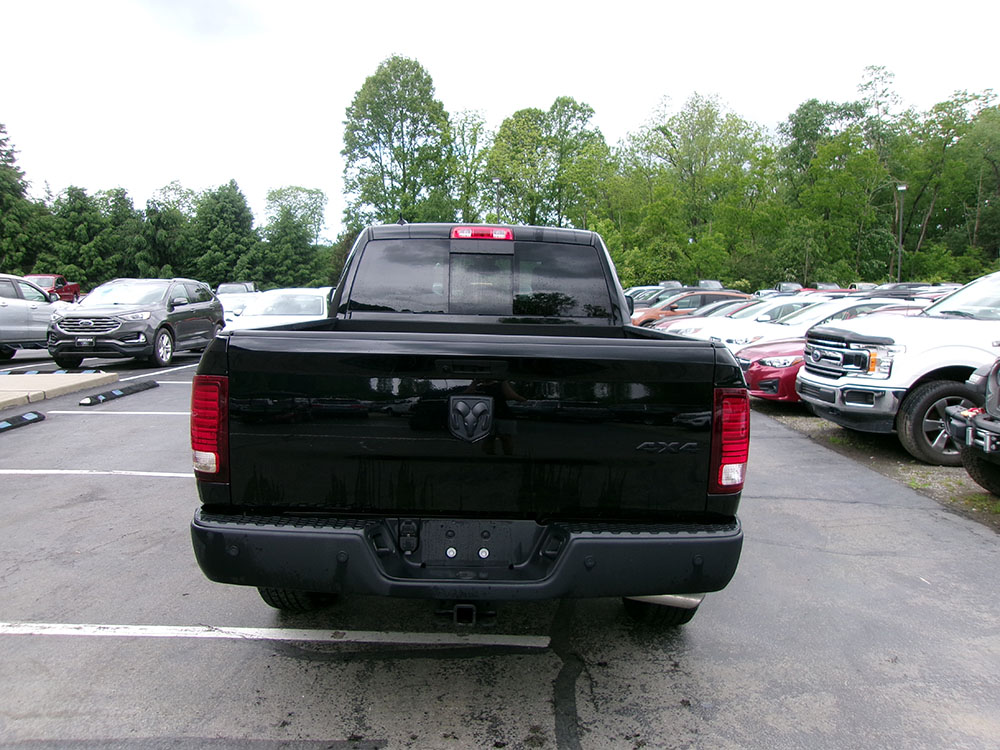 
								RAM 1500 CLASSIC WARLOCK EX CAB full									