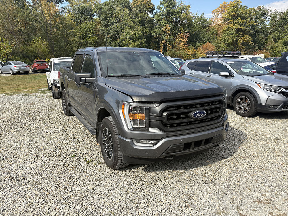 
								FORD F-150 XLT CREW CAB full									