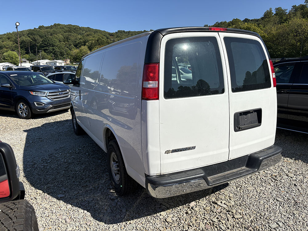 
								CHEVROLET EXPRESS 2500 full									