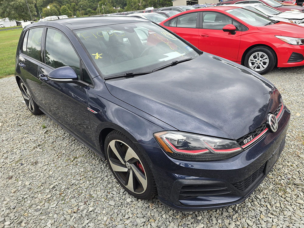 
								VOLKSWAGEN GOLF GTI full									
