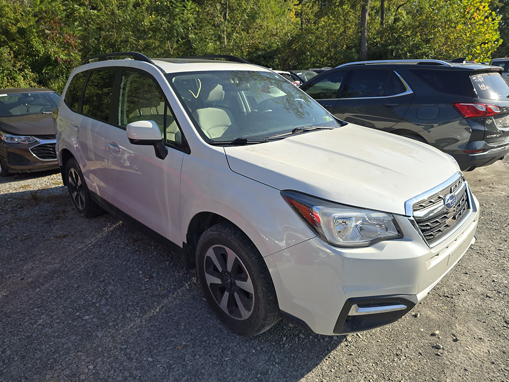 
								SUBARU FORESTER PREMIUM full									