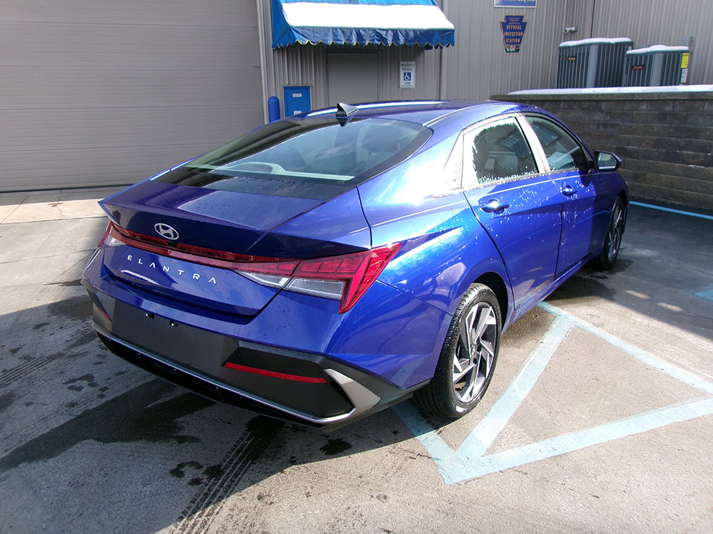 
								HYUNDAI ELANTRA SEL full									