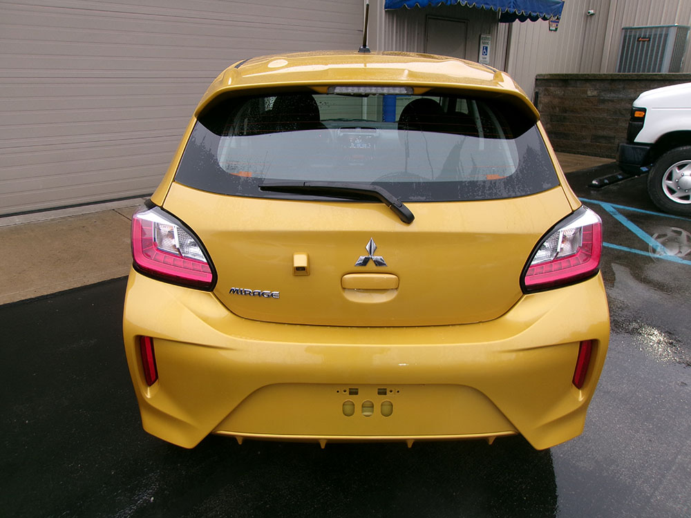 
								MITSUBISHI MIRAGE ES full									