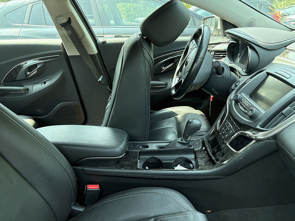 
								BUICK LACROSSE LEATHER full									