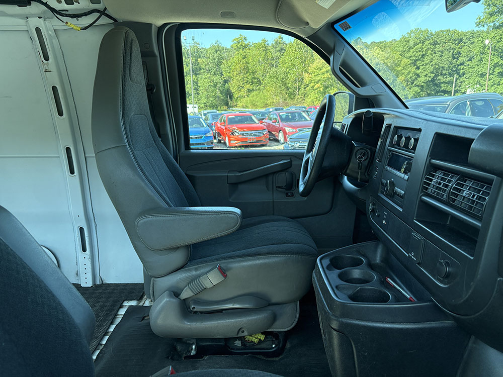 
								CHEVROLET EXPRESS 2500 full									