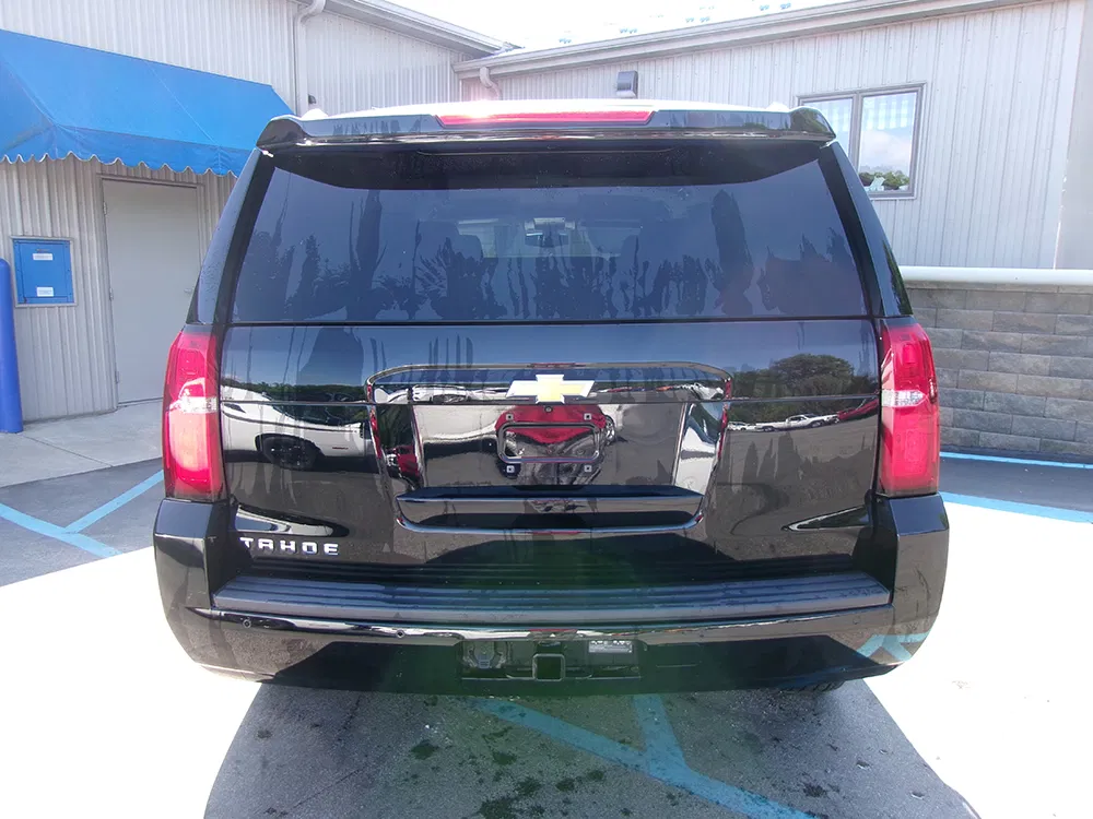 
								CHEVROLET TAHOE LS full									