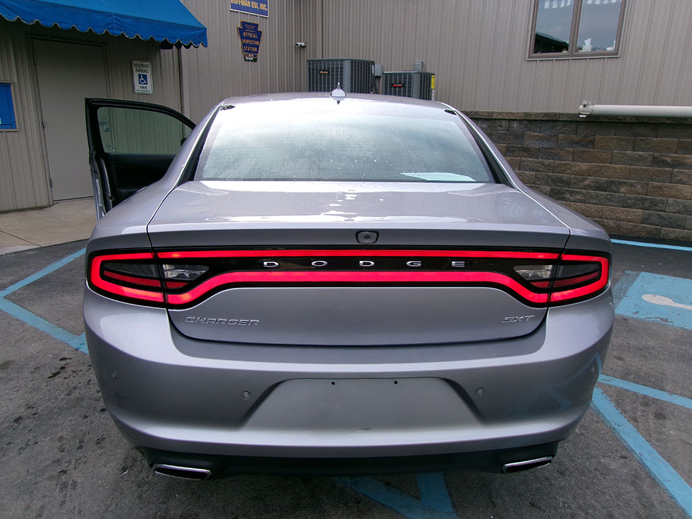
								DODGE CHARGER SXT full									