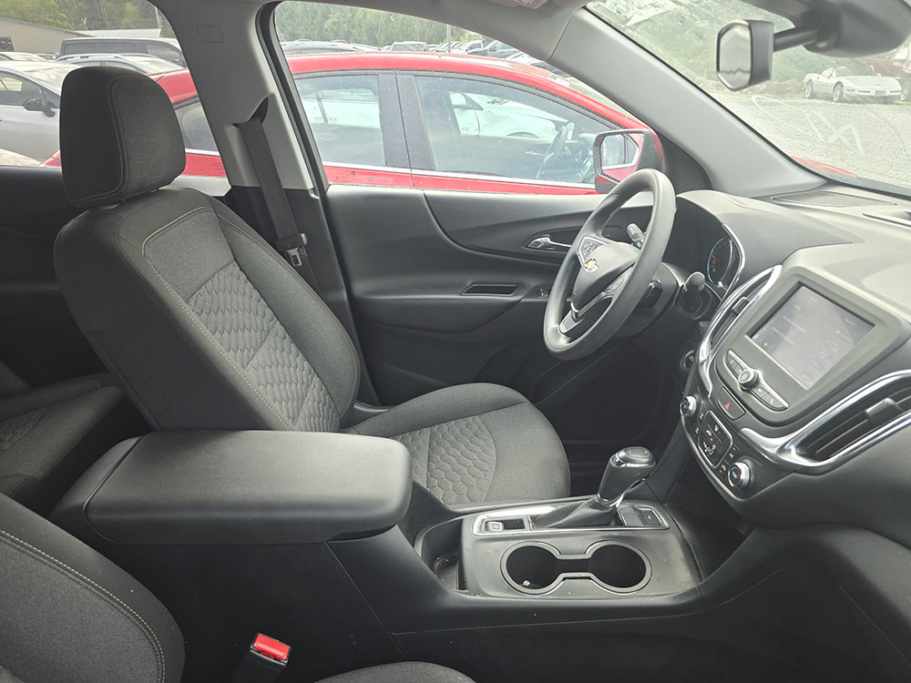 
								CHEVROLET EQUINOX LT full									