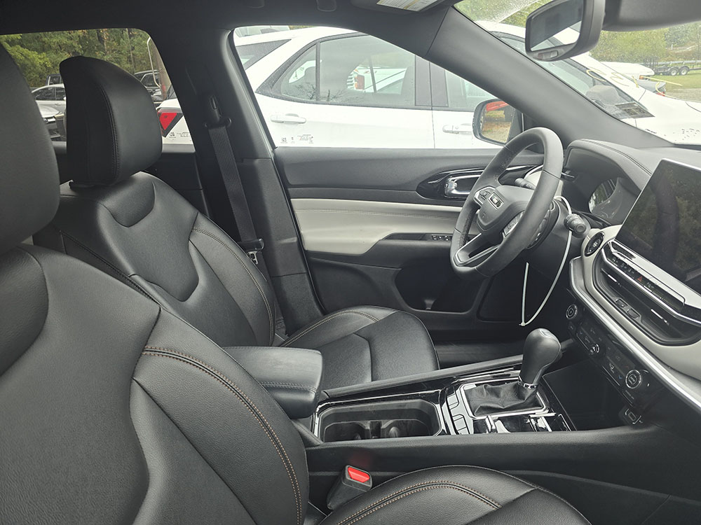 
								JEEP COMPASS LIMITED full									