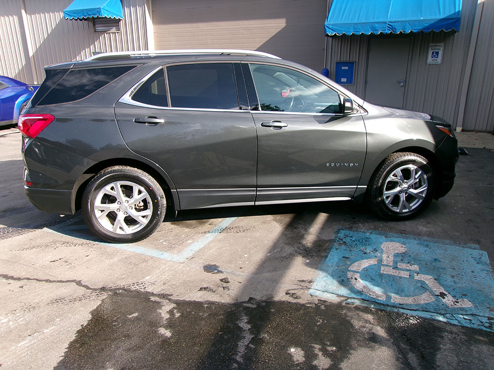 
								CHEVROLET EQUINOX LT full									