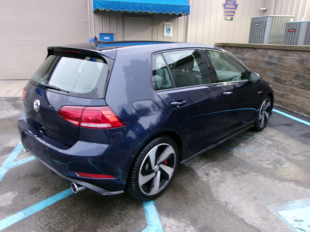 
								VOLKSWAGEN GTI SE full									