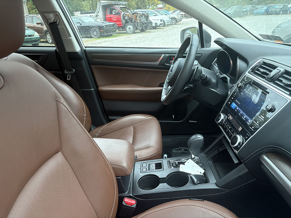 
								SUBARU OUTBACK 3.6R TOURING full									