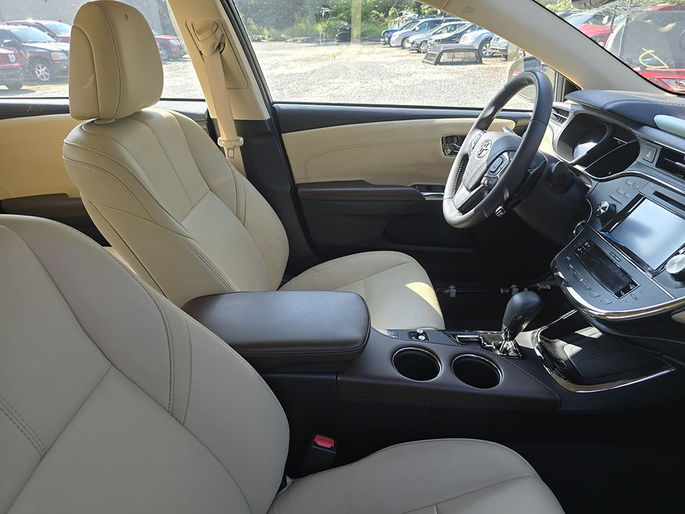 
								TOYOTA AVALON XLE full									