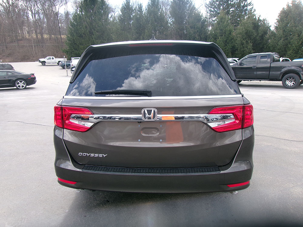 
								HONDA ODYSSEY EX full									